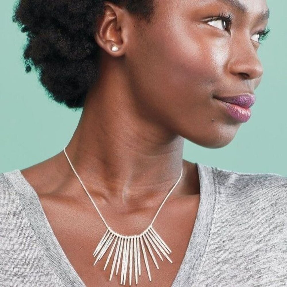 Stella & Dot Kari Fringe Necklace Silver Tone NWT - Picture 3 of 10